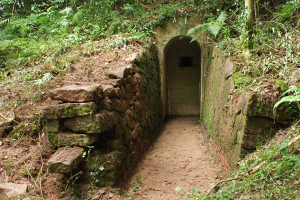 entrada-bunker-erratzu